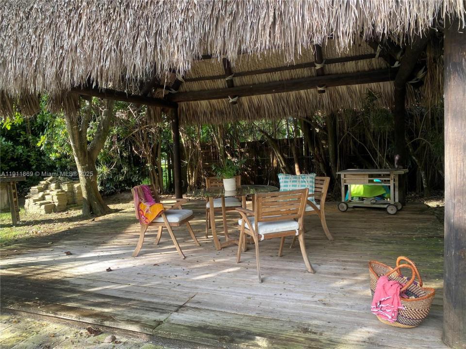 151 NW 87th St, El Portal, Florida 33150, Amerika Birleşik Devletleri