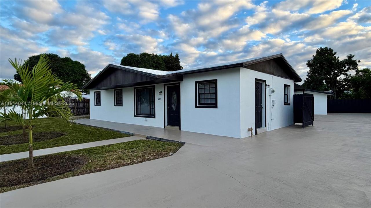 5020 NW 170th St, Miami Gardens, فلوريدا 33055, الولايات المتحدة