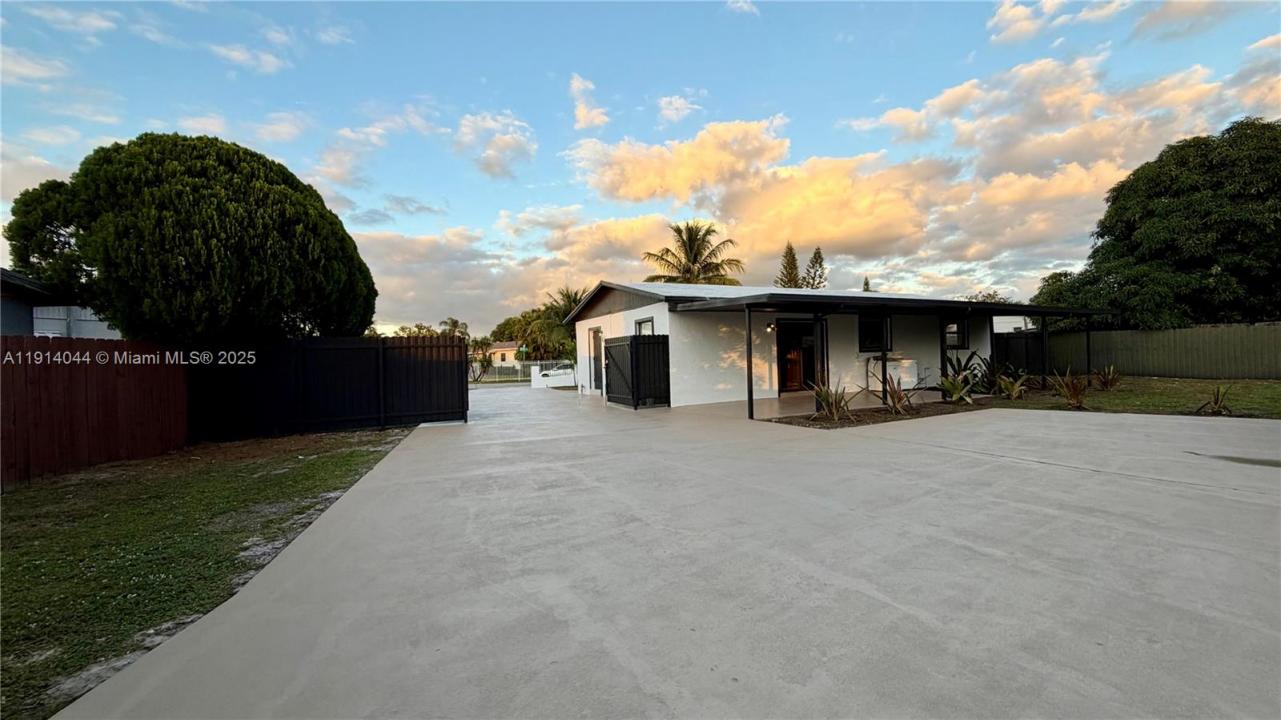 5020 NW 170th St, Miami Gardens, فلوريدا 33055, الولايات المتحدة