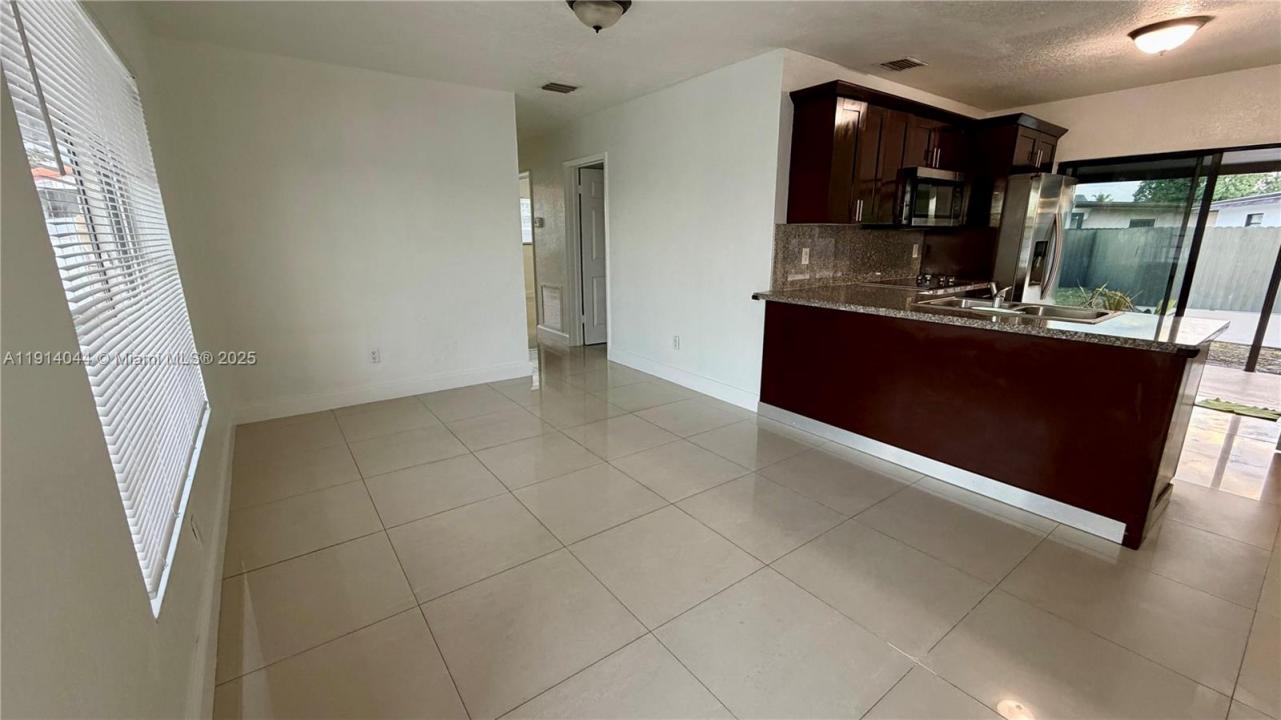 5020 NW 170th St, Miami Gardens, فلوريدا 33055, الولايات المتحدة