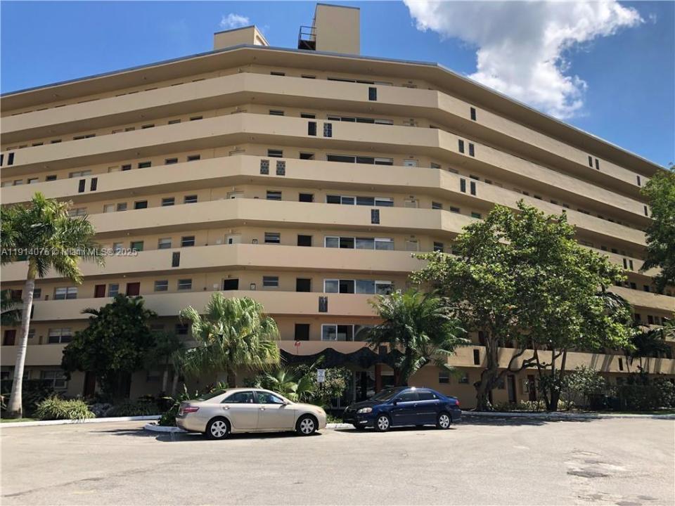 1750 NE 191st St 403-1, Miami, Florida 33179, Amerika Birleşik Devletleri