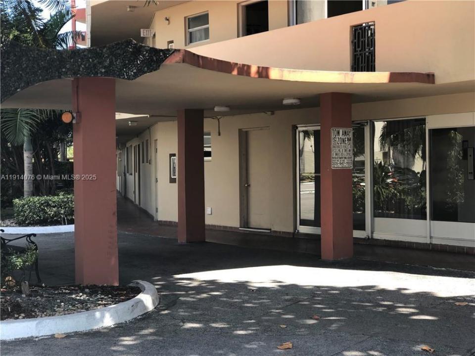 1750 NE 191st St 403-1, Miami, Florida 33179, Amerika Birleşik Devletleri