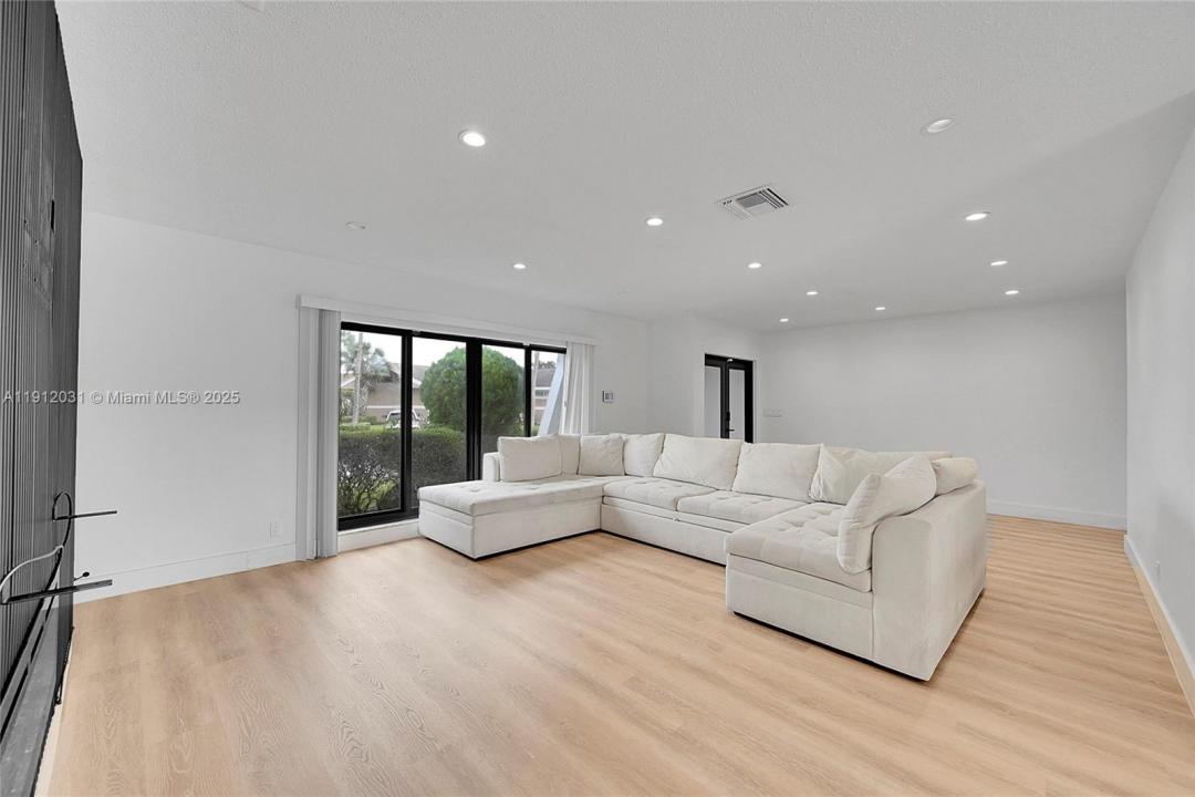 6206 White Oak Ln, Tamarac, Флорида 33319, Соединенные Штаты