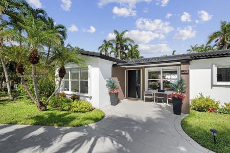 1115 N 13th Ter, Hollywood, Florida 33019, USA