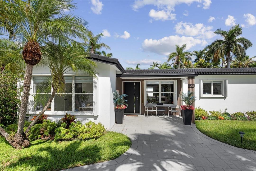 1115 N 13th Ter, Hollywood, פלורידה 33019, ארצות הברית של אמריקה