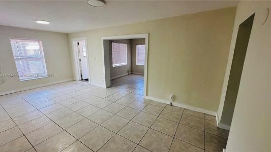 2250 NE 136th St 0, North Miami Beach, Florida 33181, USA