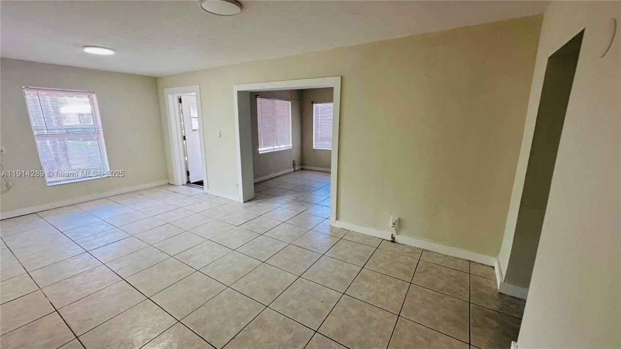 2250 NE 136th St 0, North Miami Beach, 佛罗里达州 33181, 美国