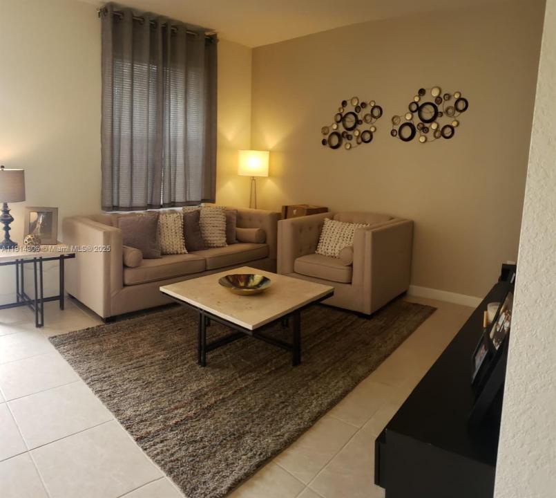 3387 W 106 3387, Hialeah, フロリダ 33018, アメリカ合衆国