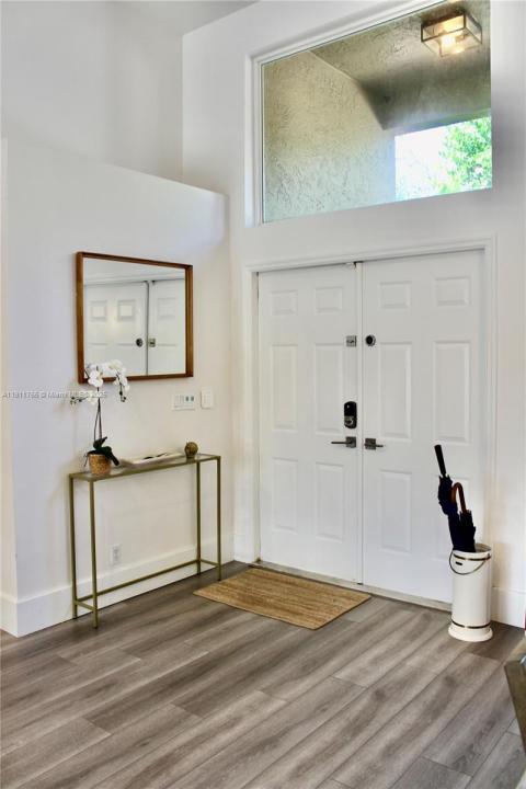 940 Lakewood Ct, Weston, Florida 33326