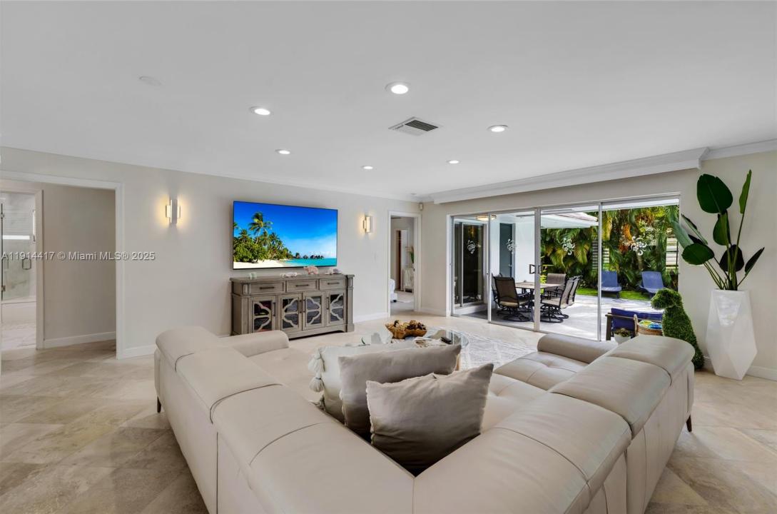 2132 NE 63rd Ct, Fort Lauderdale, Florida 33308