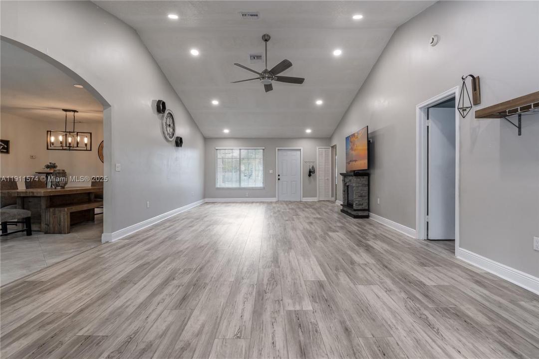 11710 NW 41st St, Sunrise, Florida 33323, Amerika Birleşik Devletleri