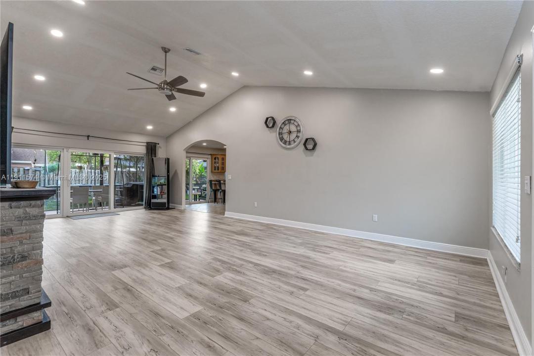 11710 NW 41st St, Sunrise, Florida 33323, Amerika Birleşik Devletleri