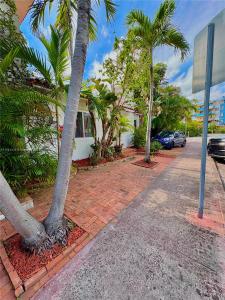 630 79th St B, Miami Beach, Florida 33141, USA