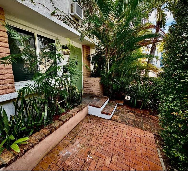 630 79th St B, Miami Beach, フロリダ 33141, アメリカ合衆国