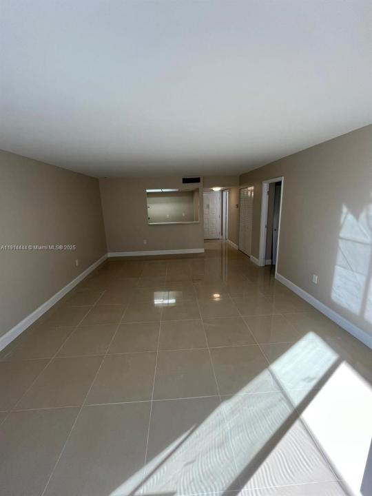 5530 NW 44th St 308C, Lauderhill, פלורידה 33319, ארצות הברית של אמריקה