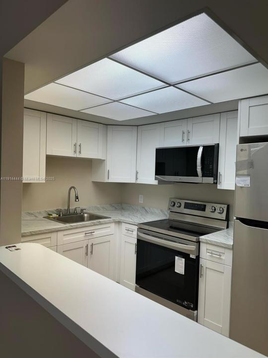 5530 NW 44th St 308C, Lauderhill, פלורידה 33319, ארצות הברית של אמריקה