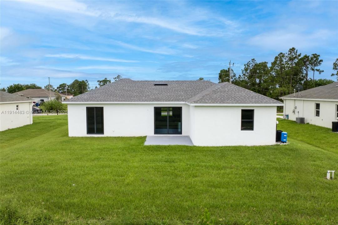 933 GLEASON ST, Lehigh Acres, פלורידה 33974, ארצות הברית של אמריקה
