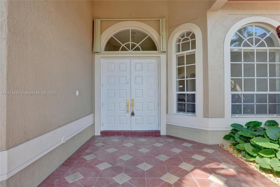 2553 Jardin Mnr, Weston, Florida 33327, Estados Unidos