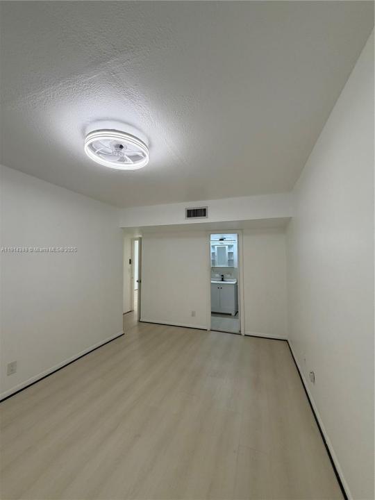 125 SW 1st Ave 125, Hallandale Beach, Florida 33009, Amerika Birleşik Devletleri