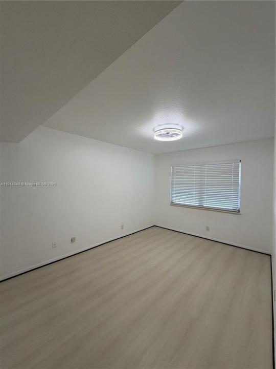 125 SW 1st Ave 125, Hallandale Beach, Florida 33009, Amerika Birleşik Devletleri