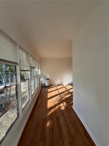 125 SW 1st Ave 127, Hallandale Beach, Florida 33009, USA