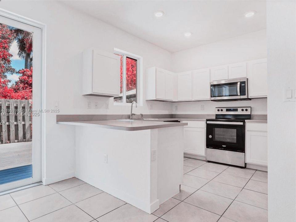 1363 NW 208th Ter, Miami Gardens, Florida 33169, Amerika Birleşik Devletleri