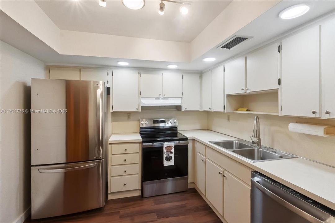 5975 SW 137th Ave 702, Miami, Florida 33183