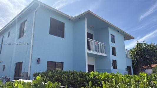 900 SW 43rd Ave 2, Miami, Florida 33134, USA