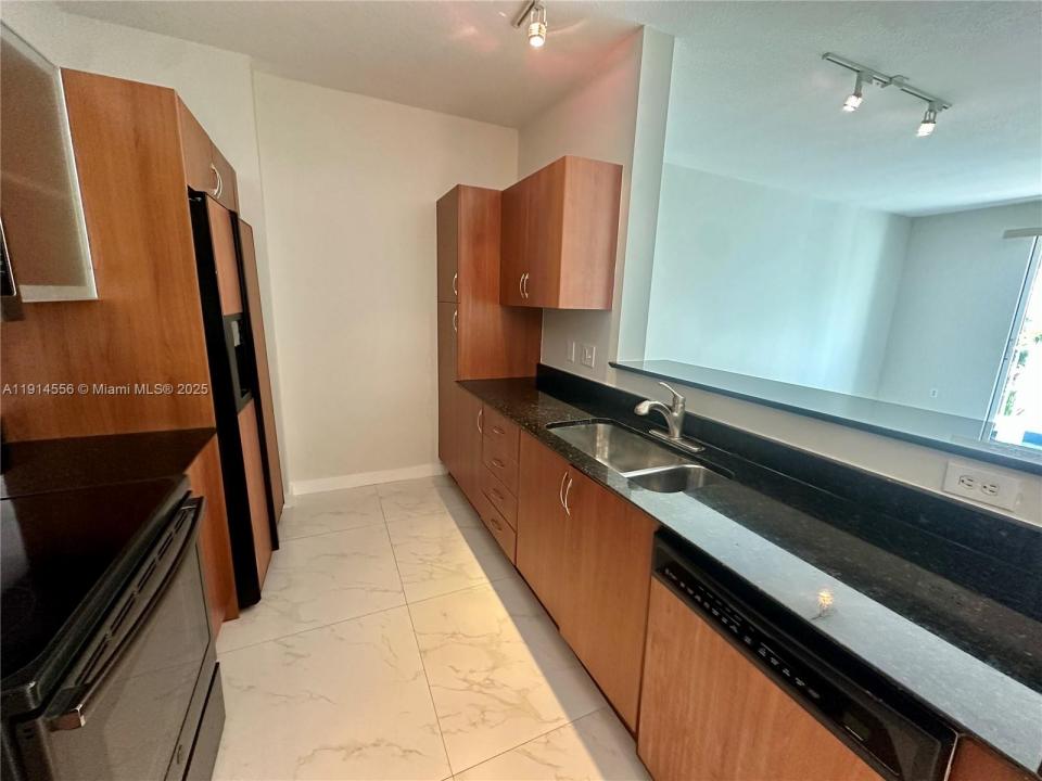 806 E Windward Way 515, Lantana, Florida 33462