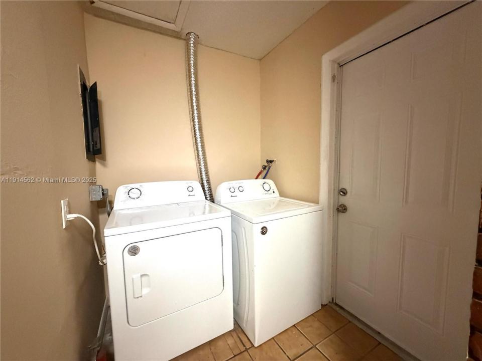 7212 SW 3rd Ct, North Lauderdale, Flórida 33068, Estados Unidos