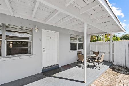 1127 NE 5th Ave 4, Fort Lauderdale, Florida 33304, USA