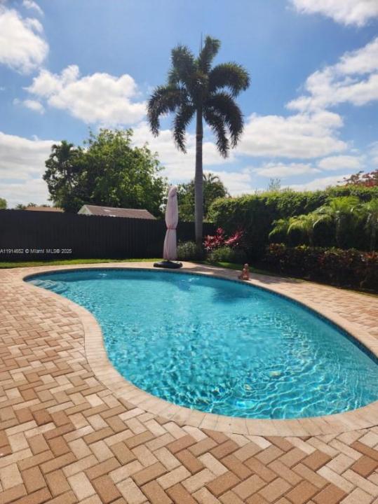 8530 NW 178th St, Hialeah, Florida 33015