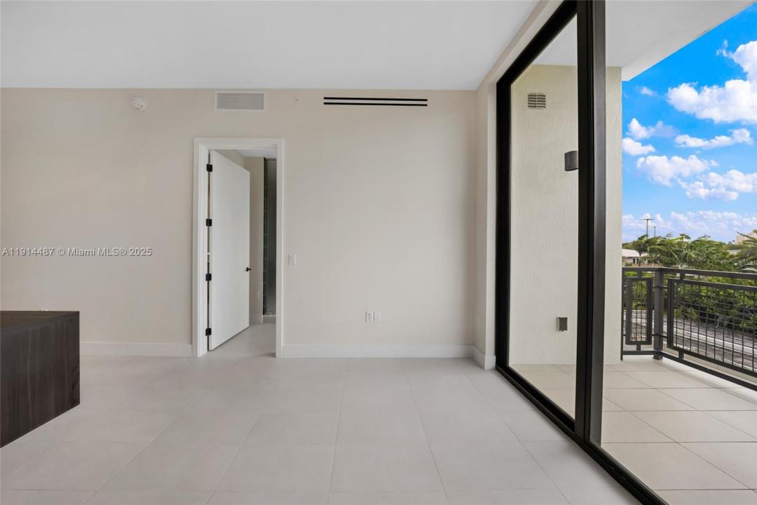 1030 15th St 306, Miami Beach, Florida 33139