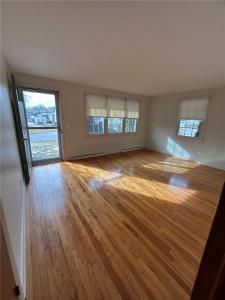 75 Hopeworth Avenue, Bristol, Rhode Island 02809, USA