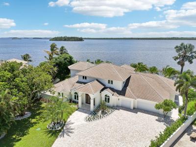 526 Point Lane, Indian Bay Point, Vero Beach, Florida 32963