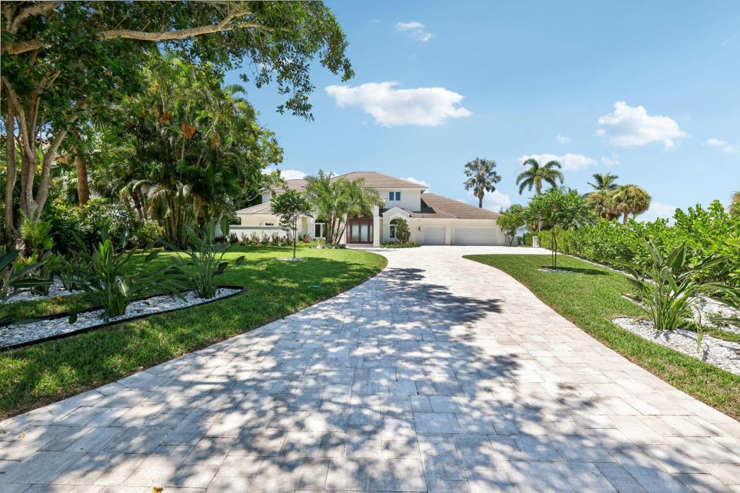 526 Point Lane, Indian Bay Point, Vero Beach, Florida 32963