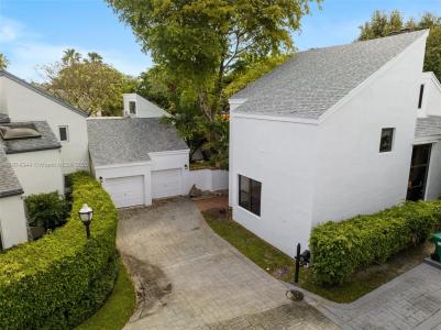 20215 W Oak Haven Cir, Miami, Florida 33179, USA