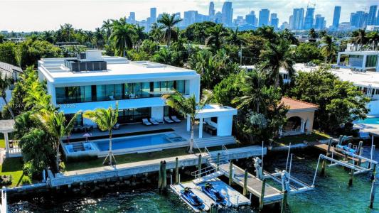 375 N Hibiscus Dr, Miami Beach, Florida 33139, USA
