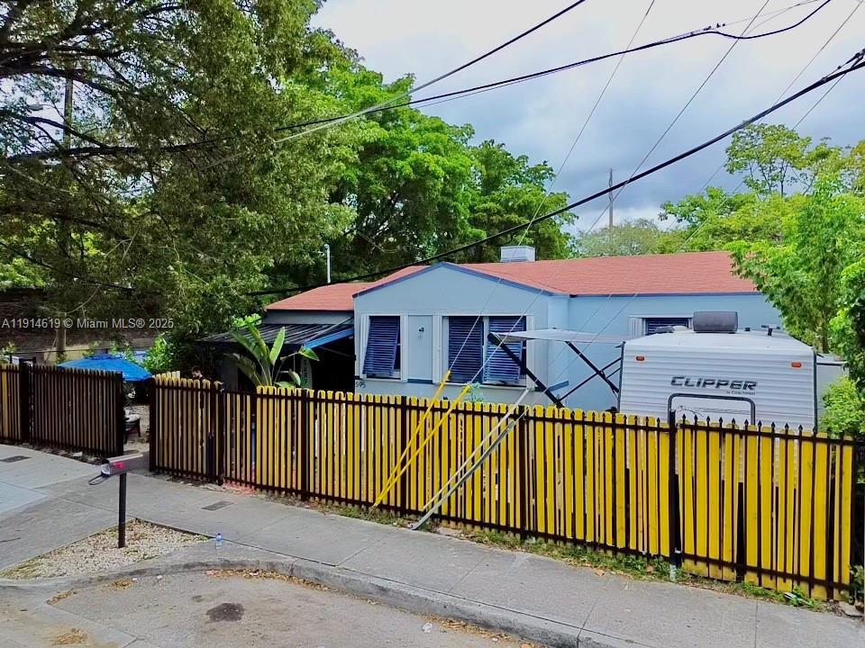 3413 NW 6th Ave, Miami, Floride 33127, États-Unis