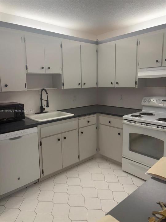 1200 NE Miami Gardens Dr 218W, Miami, Florida 33179