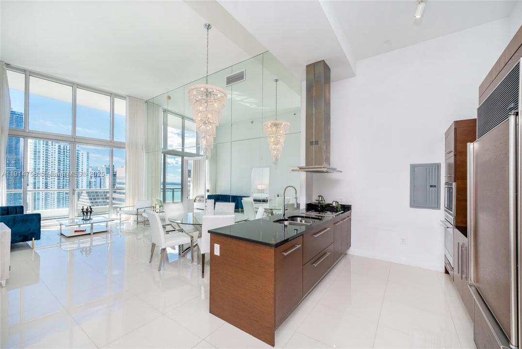 495 SE Brickell Ave 4103, Miami, Floride 33131, États-Unis