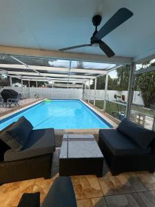 18415 NW 42nd Pl, Miami Gardens, Florida 33055, USA