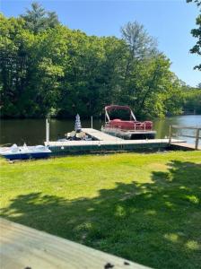 18 Shady Brook Cove Road, Johnston, Rhode Island 02919, États-Unis