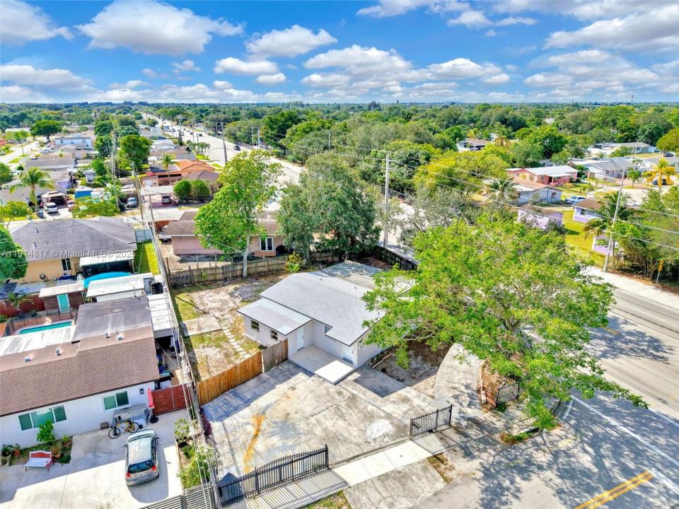 3620 NW 210th Ter, Miami Gardens, Florida 33056