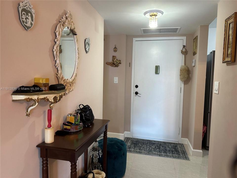 1865 S Ocean Dr 6H, Hallandale Beach, פלורידה 33009, ארצות הברית של אמריקה 