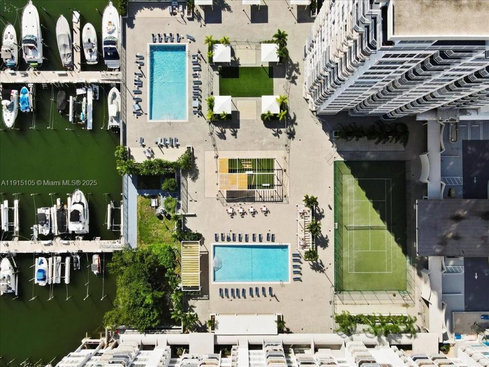 18011 Biscayne Blvd, Aventura, Florida 33160, HOA KỲ