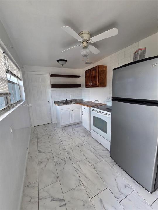 2124 S Beech Rd B, West Palm Beach, Florida 33409