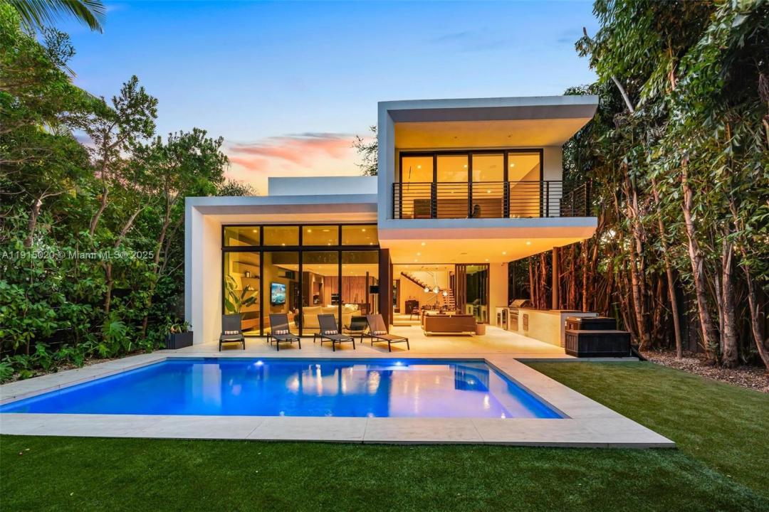 77 SW 18th Terrace N/A, Miami, Florida 33129