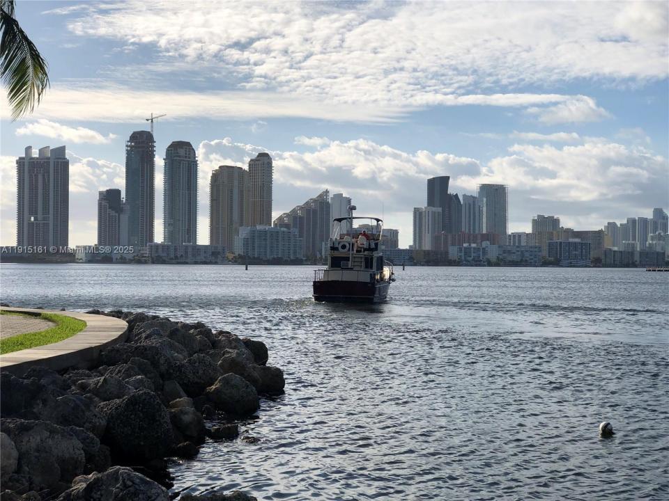 3575 Mystic Pointe Dr, Slip 1, Aventura, Florida 33180, HOA KỲ