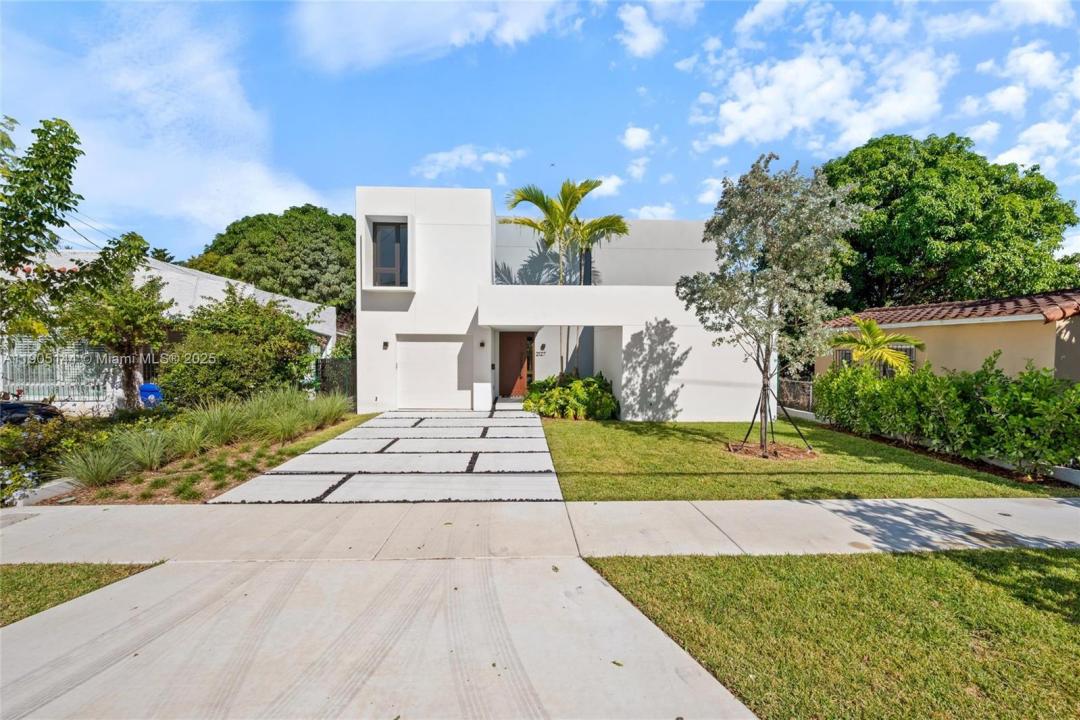 2127 SW 11th Ter, Miami, Florida 33135, Stati Uniti